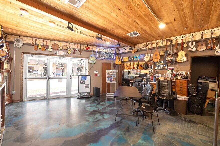 More Photos Of 128 W Central Ave, Bentonville Freestanding For Sale