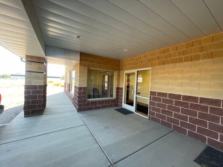 More Photos Of 1693 W American Way, Payson Warehouse For Lease
