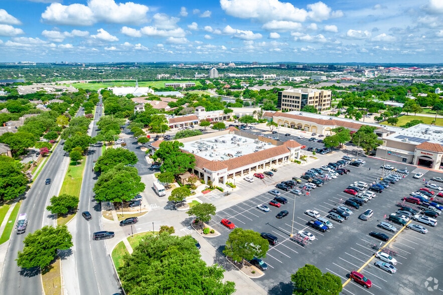 More Photos Of 999 E Basse Rd, San Antonio Unknown For Lease