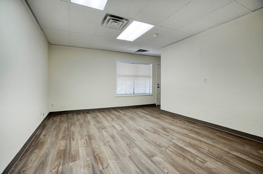 More Photos Of 1050 E University Dr, Mesa Office For Lease