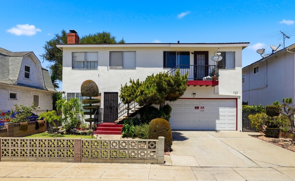 Primary Photo Of 1127 W 164th St, Gardena Apartments For Sale