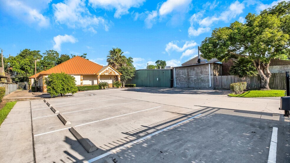 More Photos Of 3208 Broadway St, Houston Medical For Lease