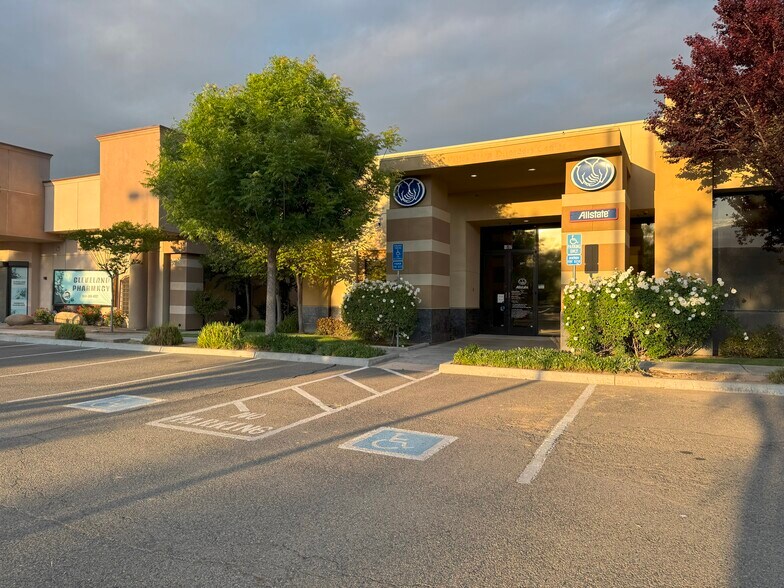 Primary Photo Of 475 E Almond Ave, Madera Medical For Lease