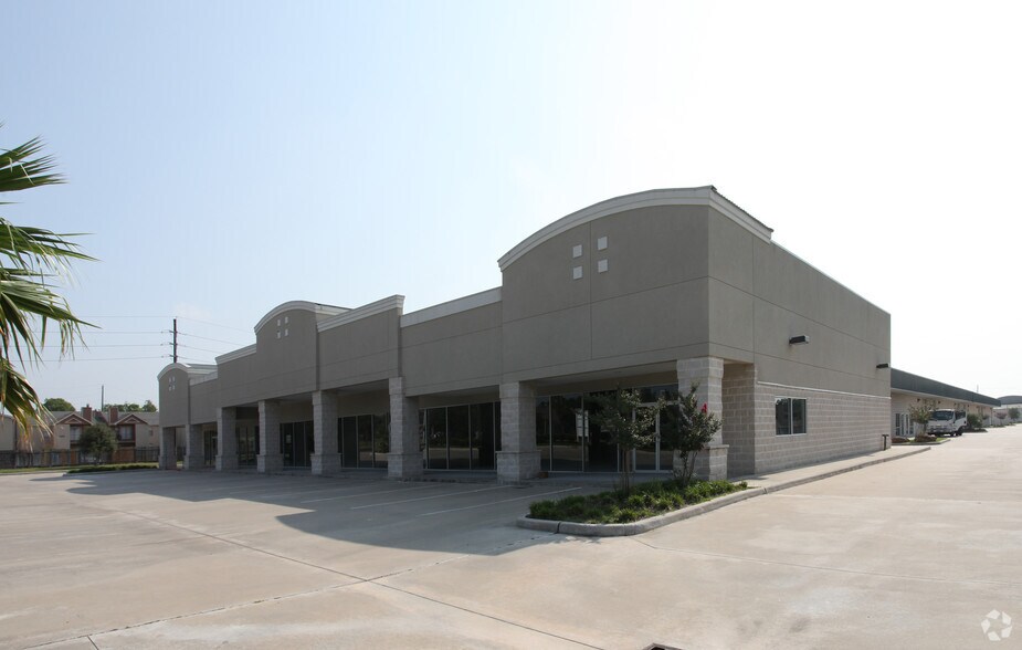 More Photos Of 12551 Steeple Way Blvd, Houston Unknown For Lease