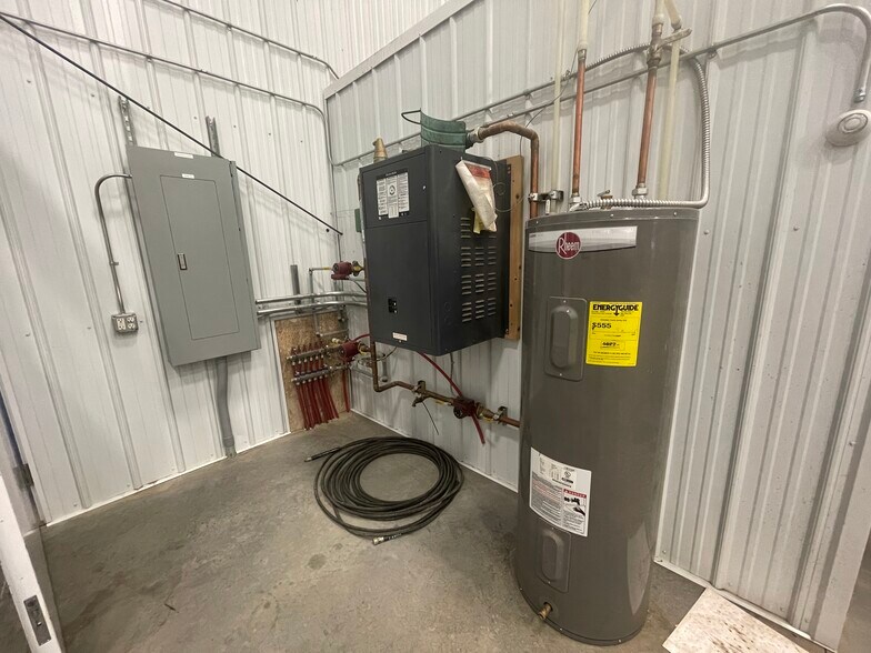 More Photos Of 12291 26th F St, Watford City Industrial For Lease