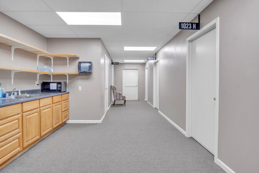 More Photos Of 1023-1039 Washington Rd, Newton Storefront Retail Office For Sale