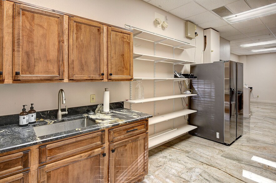 More Photos Of 4771-4775 E Camp Lowell Dr, Tucson Office For Lease