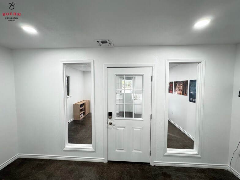 More Photos Of 2 Hill View Ln, Boerne Warehouse For Lease