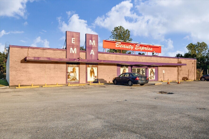 More Photos Of 5104 Lockwood Dr, Houston Storefront For Sale