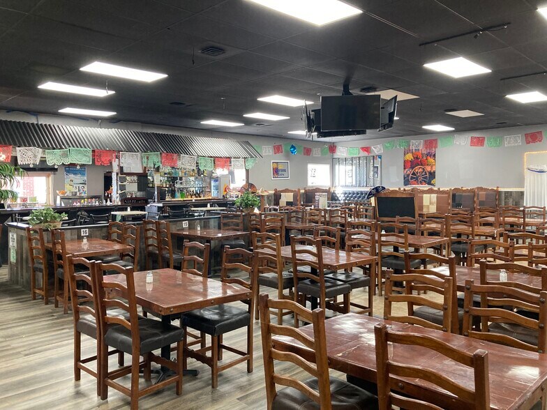 More Photos Of 528 W Clark St, Pasco Restaurant For Sale