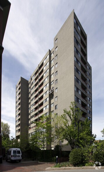 More Photos Of 1371 Beacon St, Brookline Apartments For Lease