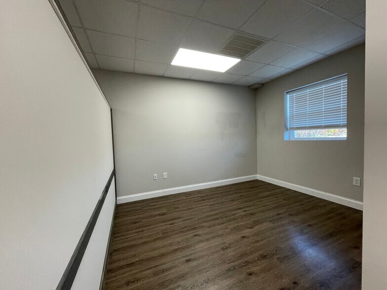 More Photos Of 4529-4525 S Amherst Hwy, Madison Heights Storefront For Lease