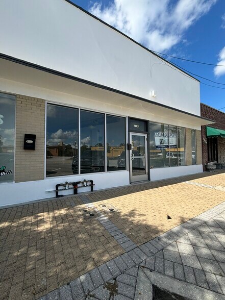 More Photos Of 3142-3148 Beach Blvd, Jacksonville Storefront For Lease