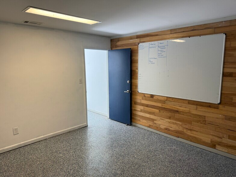 More Photos Of 2326 Walden Dr, Augusta Warehouse For Lease