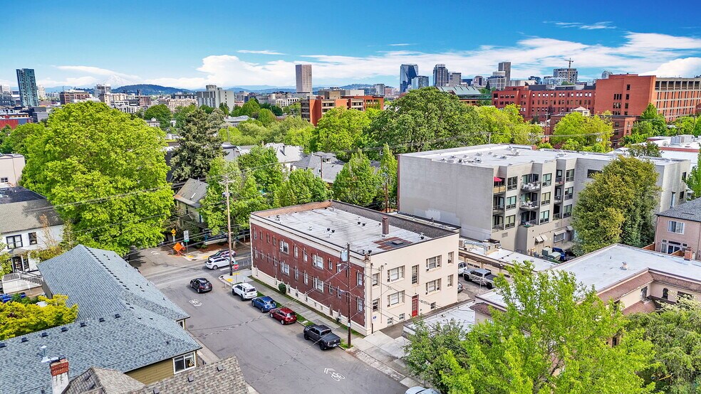 More Photos Of 1323 NW 23rd Ave, Portland Apartments For Sale