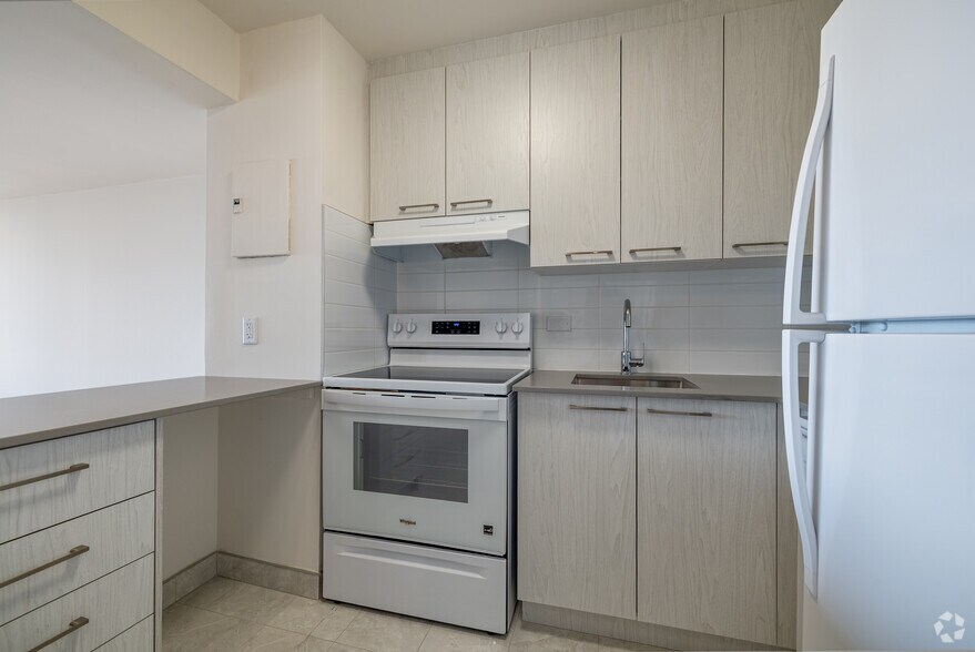 More Photos Of 2021 Av Atwater, Montréal Apartments For Lease
