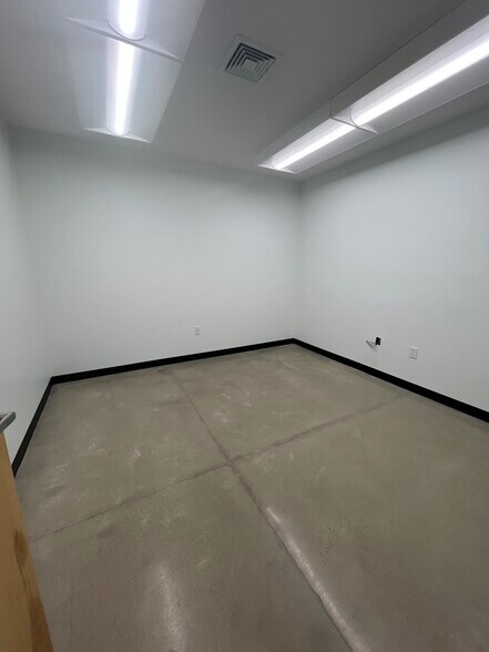 More Photos Of 209 Horsetail Moss ct, Myrtle Beach Manufacturing For Lease