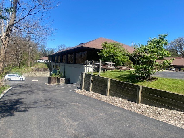 More Photos Of 170 Linden Oaks Dr, Rochester Office For Sale