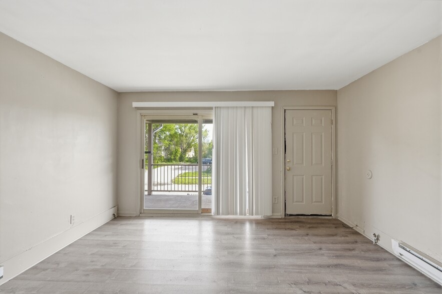 More Photos Of 9439 Chalmers St, Detroit Apartments For Sale