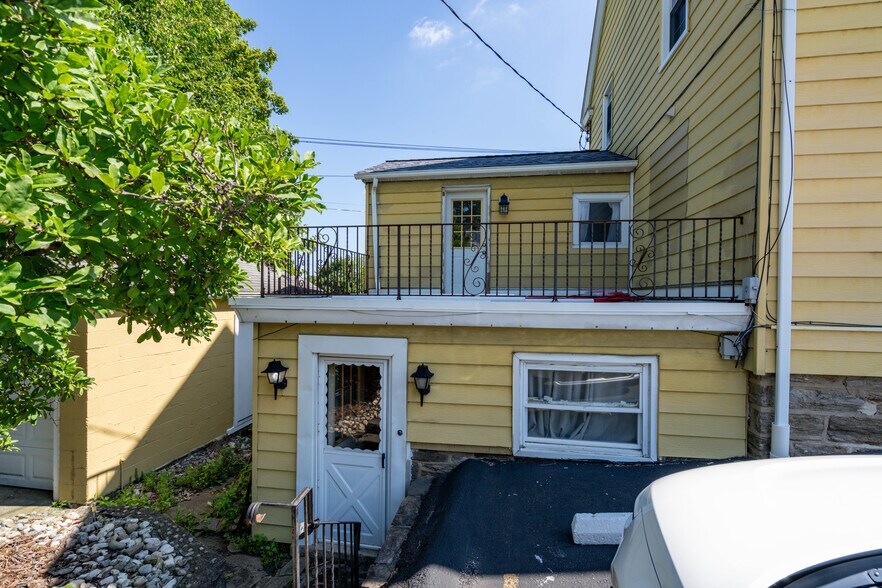 More Photos Of 1900 Old York Rd, Abington Apartments For Sale