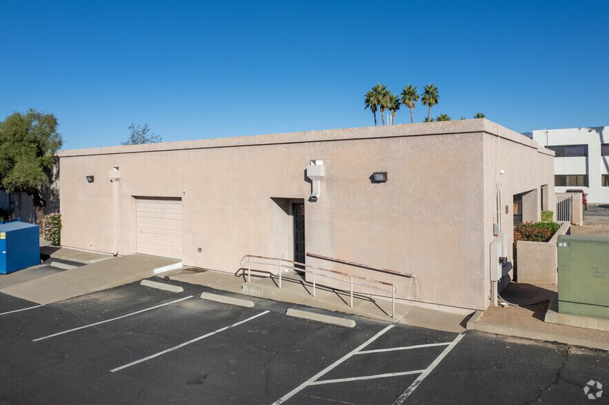 More Photos Of 6450 E Broadway Blvd, Tucson Office For Sale