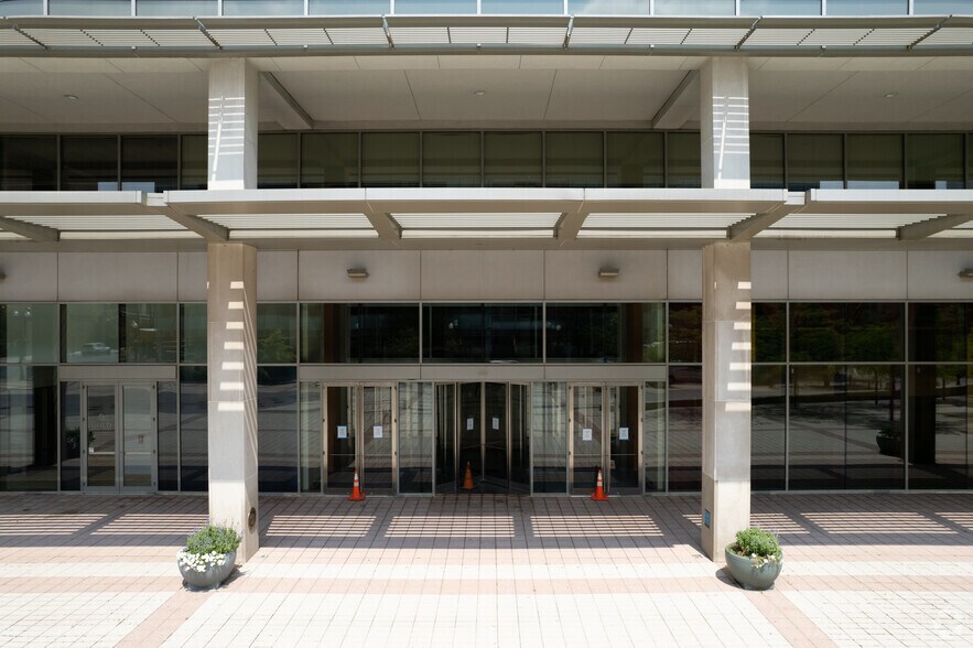 More Photos Of 835 W Hamilton St, Allentown Apartments For Lease