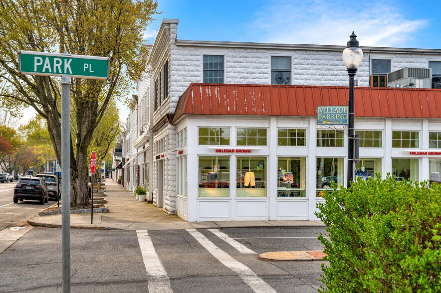 More Photos Of 55 Newtown Ln, East Hampton Storefront Retail Residential For Lease