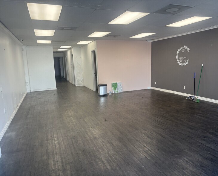 More Photos Of 4519-4523 Van Nuys Blvd, Sherman Oaks Storefront Retail Office For Lease