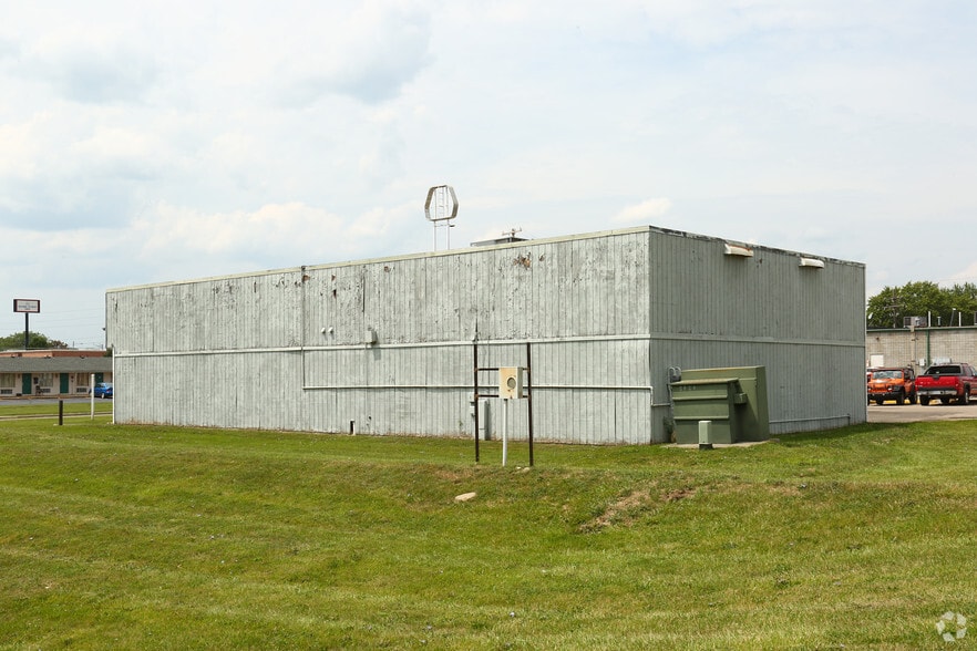 More Photos Of 3005 Claude Ave, Flint Freestanding For Sale