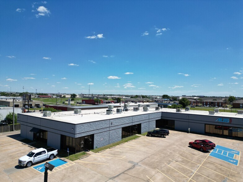 More Photos Of 9522 E 47th Pl, Tulsa Flex For Sale