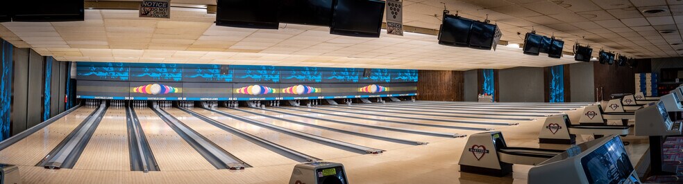 More Photos Of 3490 12 Mile Rd, Berkley Bowling Alley For Sale