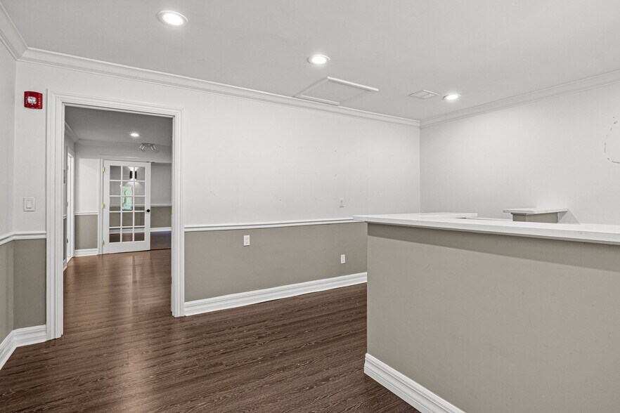 More Photos Of 352 Monmouth Rd, Millstone Township Office For Lease