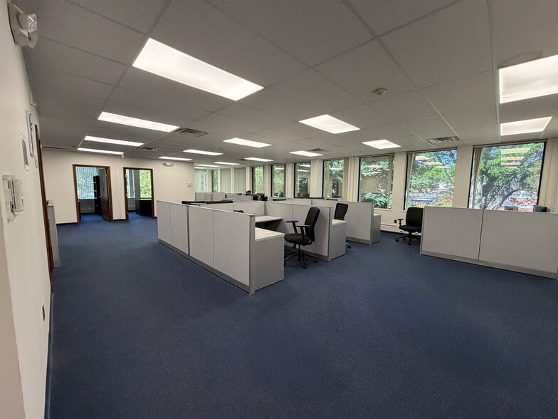 Primary Photo Of 300 Knickerbocker Rd, Cresskill Medical For Lease