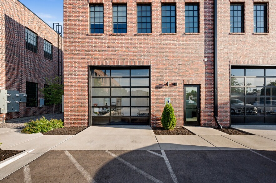 More Photos Of 807 E Pioneer Rd, Draper Office For Lease
