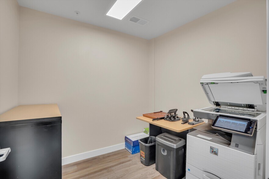 More Photos Of 5380 Gateway Plaza Dr, Benicia Industrial For Sale