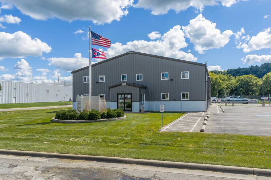 More Photos Of 2050 Reiser Ave SE, New Philadelphia Warehouse For Sale