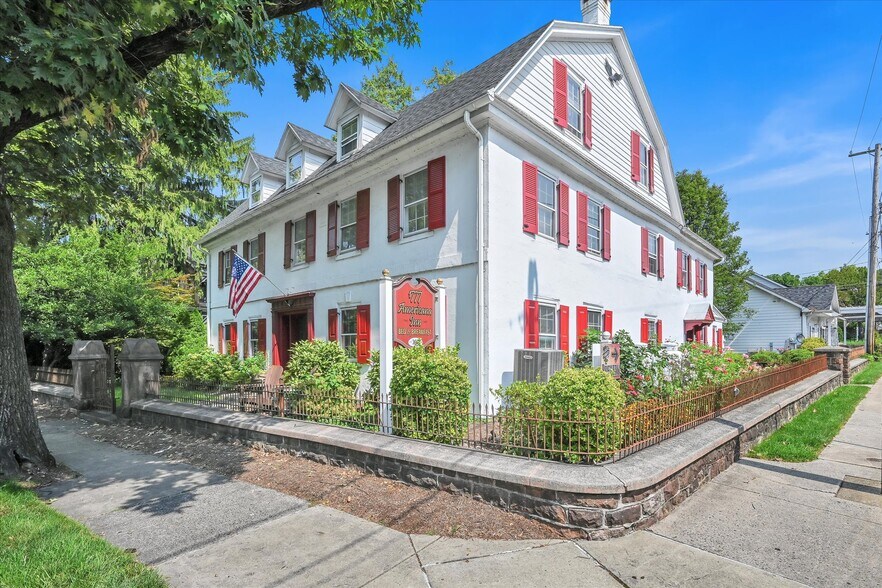 More Photos Of 301 W Main St, Ephrata Hospitality For Sale