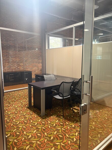 More Photos Of 107 S Franklin St, Tampa Freestanding For Lease