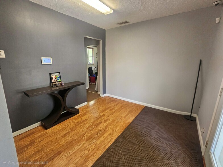 More Photos Of 2723 N Walnut St, Bloomington Office For Sale