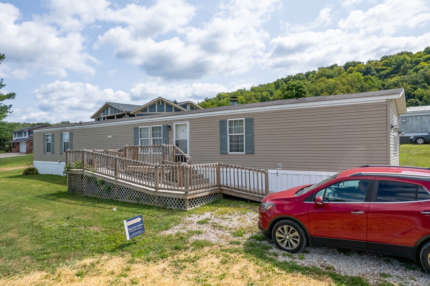 More Photos Of 30 Phillips Dr, Sistersville Manufactured Housing Mobile Home Park For Sale