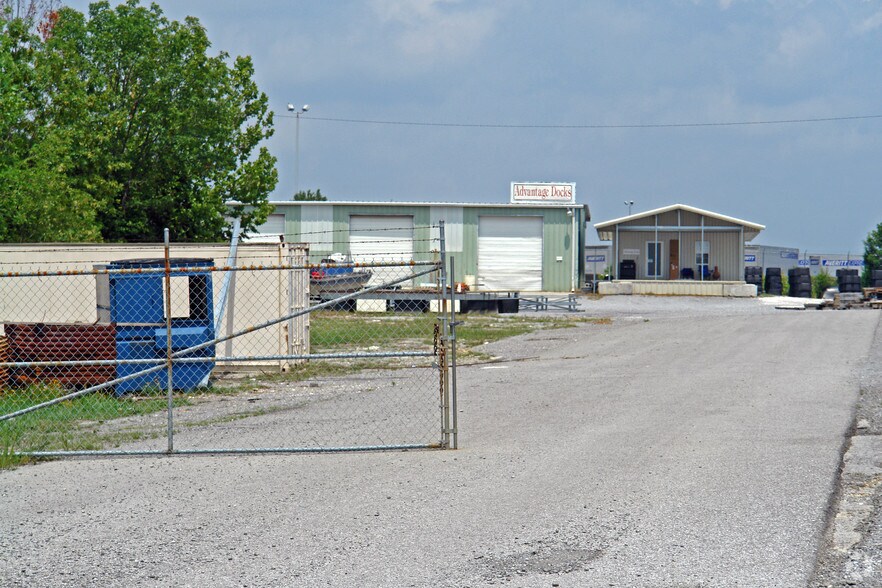 More Photos Of 10313 Cogdill Rd, Knoxville Warehouse For Lease