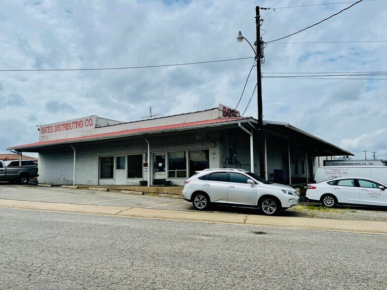 More Photos Of 301 N Commerce Ave, Russellville Warehouse For Sale
