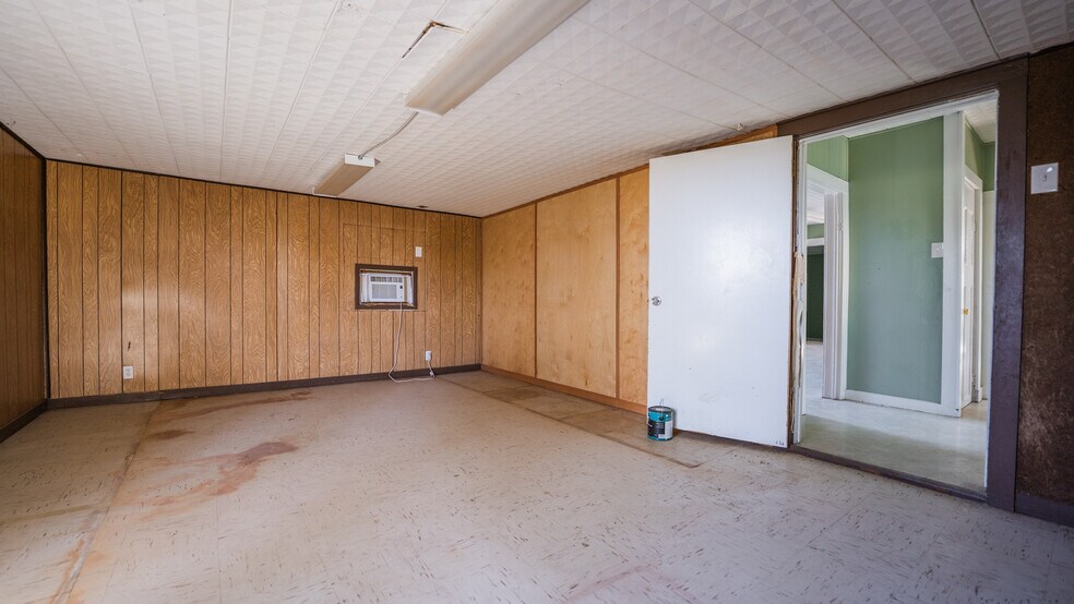 More Photos Of 7050 US Highway 87, San Antonio Freestanding For Sale