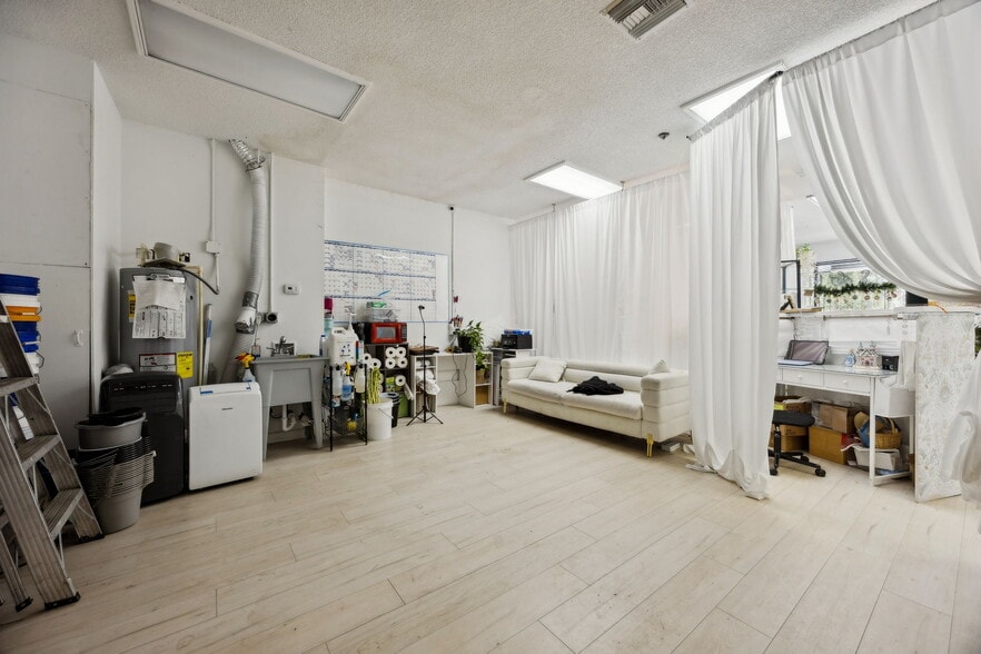 More Photos Of 1637-1643 S 8th St, Fernandina Beach Storefront For Sale