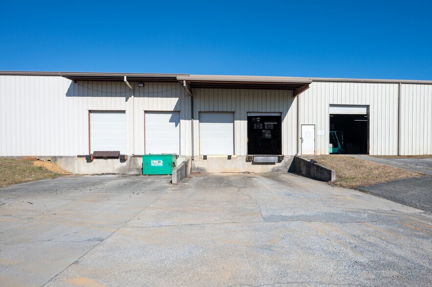 More Photos Of 1849 US-41, Calhoun Warehouse For Sale