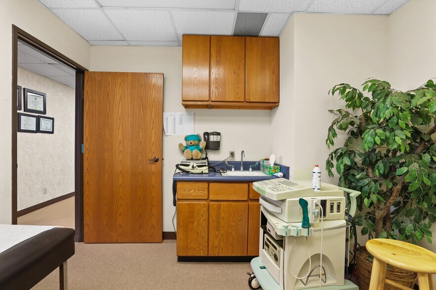 More Photos Of 999 N Tustin Ave, Santa Ana Medical For Sale