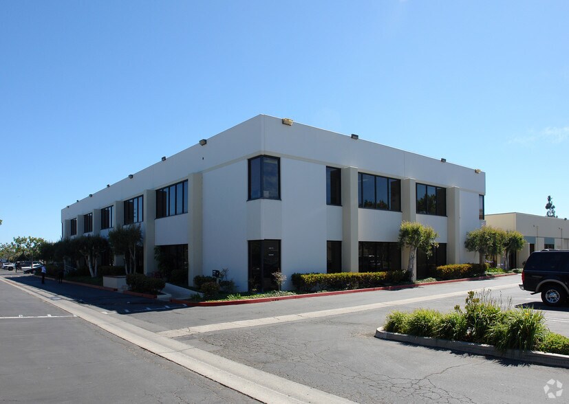 Primary Photo Of 2140 Eastman Ave, Ventura Flex For Lease