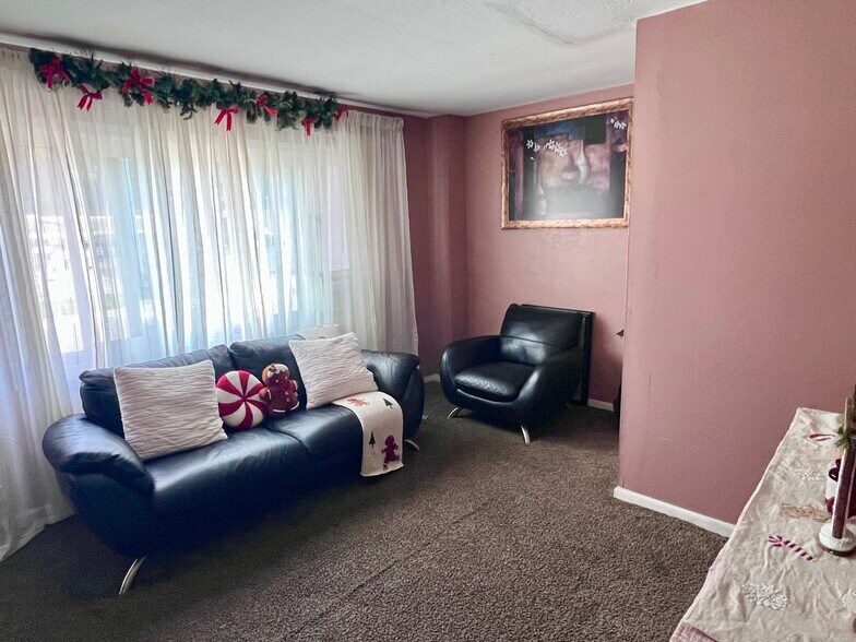 More Photos Of 24045-24047 Mission Blvd, Hayward Restaurant For Sale