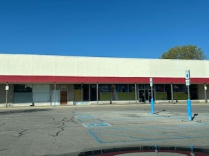 Primary Photo Of 4000-4036 N 1st Ave, Evansville Storefront For Lease
