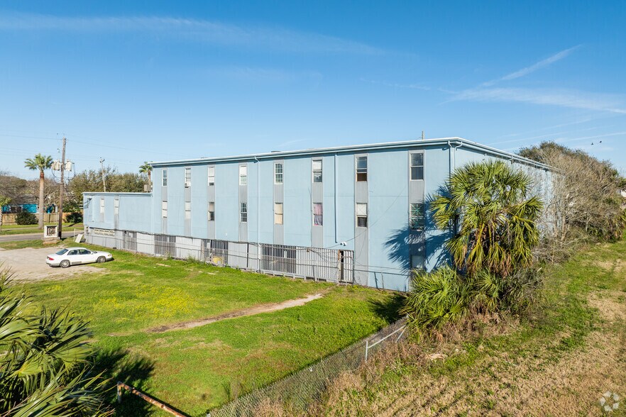 More Photos Of 610 Ferry Rd, Galveston Apartments For Sale